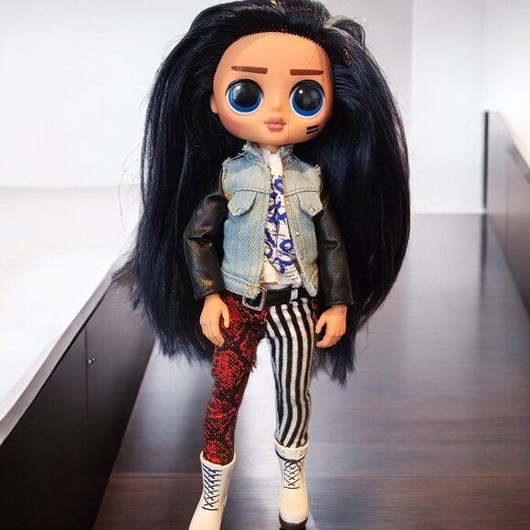 L.O.L. Surprise! O.M.G. Remix Rocker Boi Fashion Doll - Picture 3 of 11